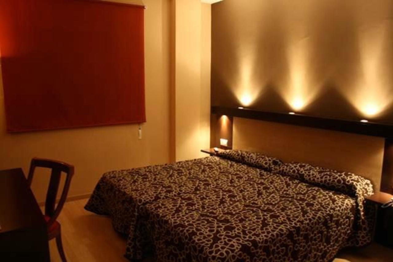 Hotel Acosta Ciudad De La Musica Вильяфранка-де-лос-Баррос Экстерьер фото