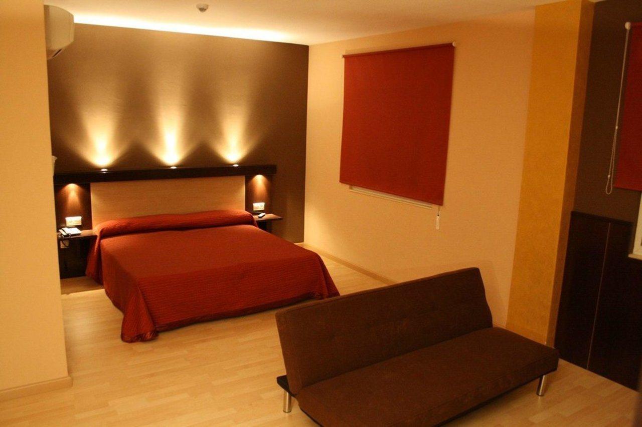 Hotel Acosta Ciudad De La Musica Вильяфранка-де-лос-Баррос Экстерьер фото