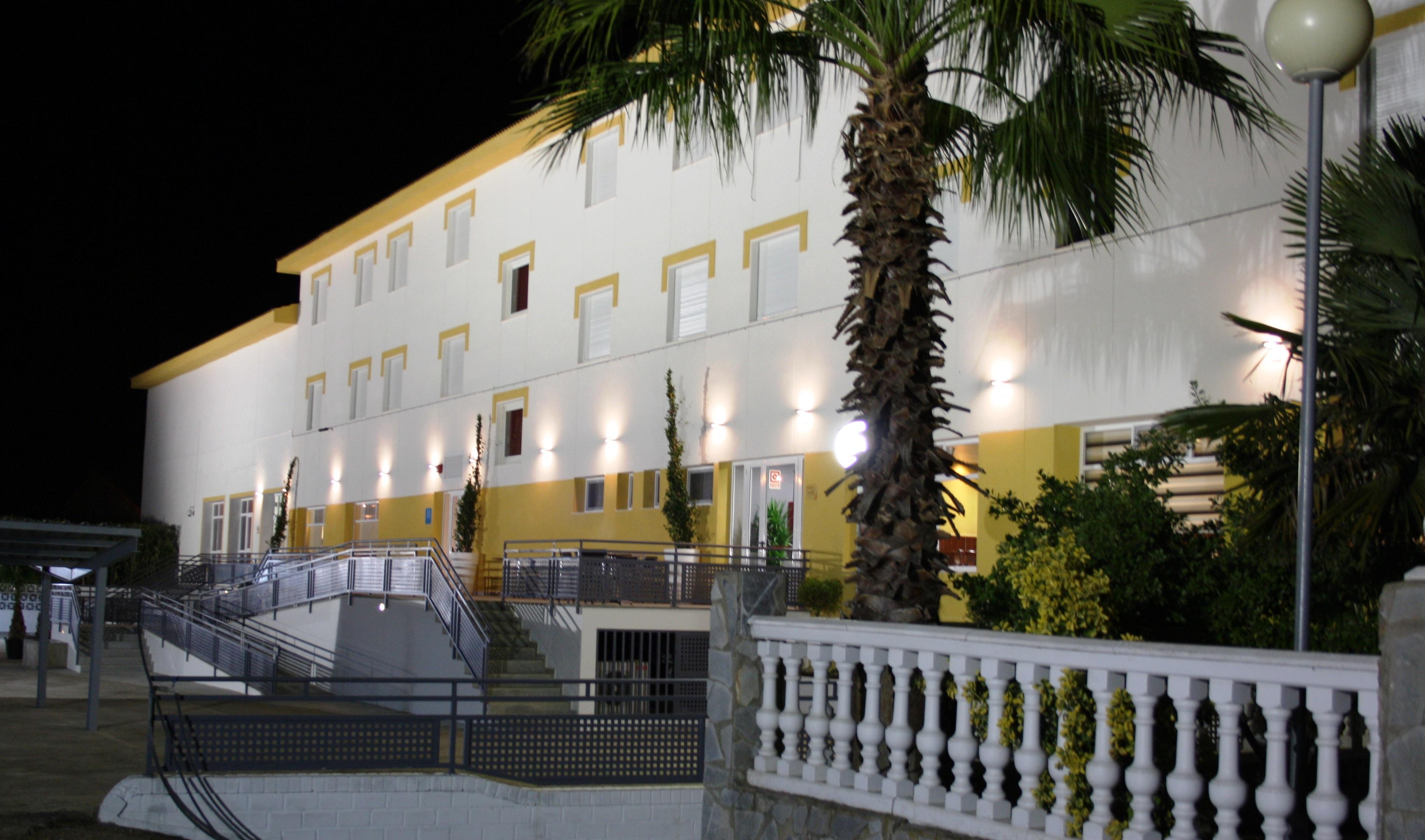 Hotel Acosta Ciudad De La Musica Вильяфранка-де-лос-Баррос Экстерьер фото