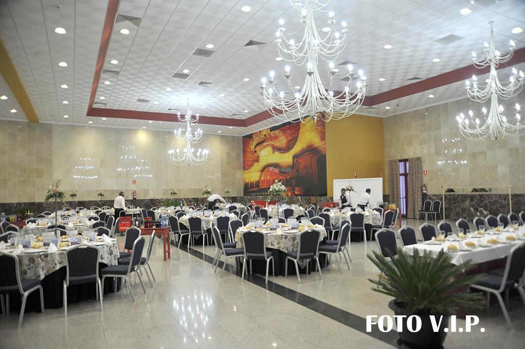 Hotel Acosta Ciudad De La Musica Вильяфранка-де-лос-Баррос Экстерьер фото